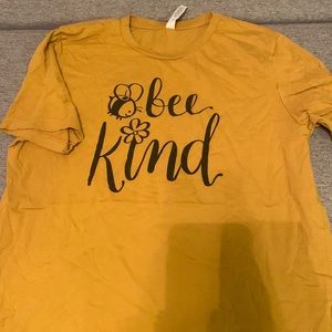 Large Bee Kind T shirt